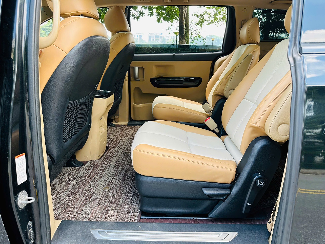 Kia Sedona 2.2 DATH Platium D 2019 màu đen