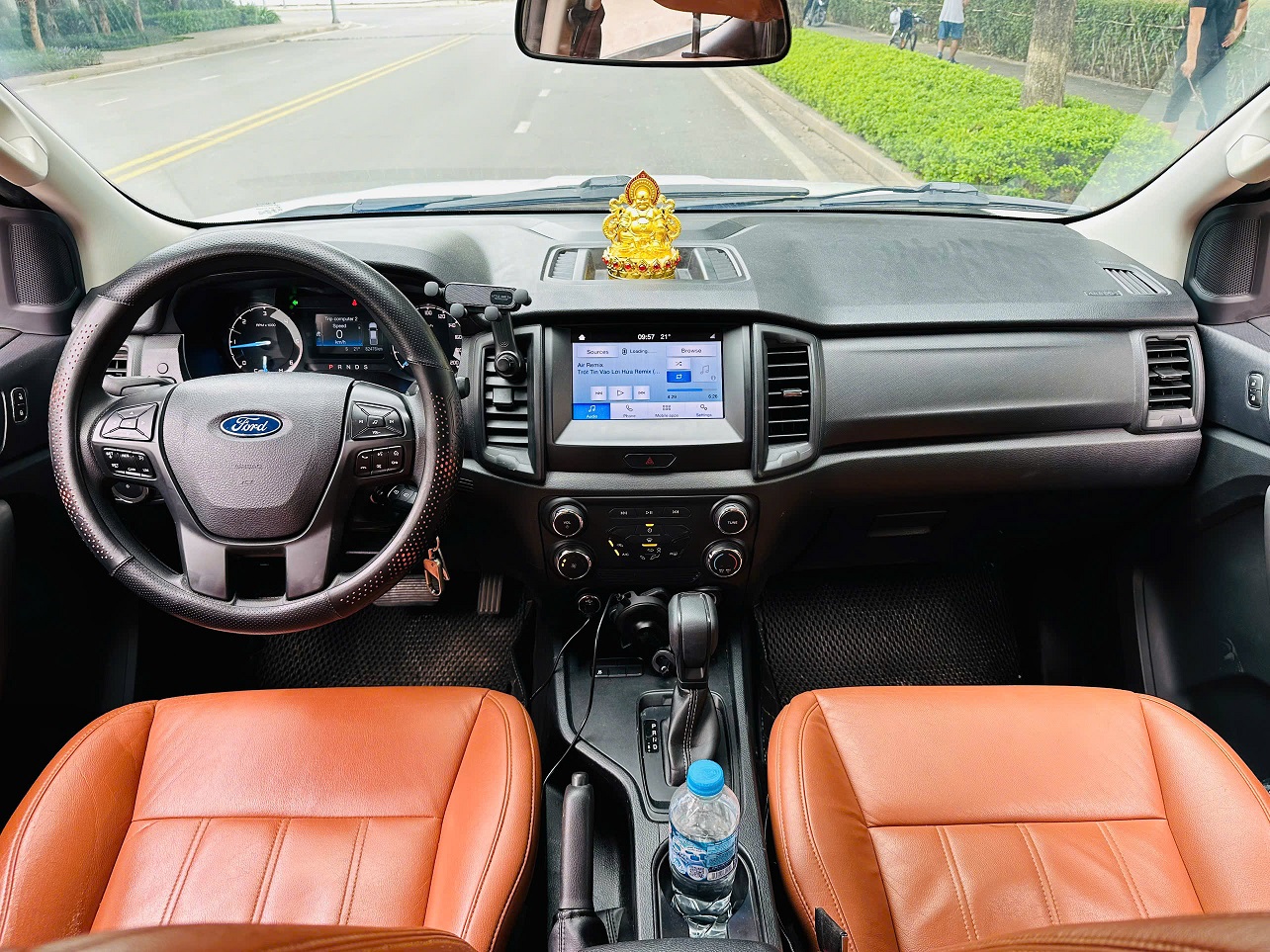 Ford Ranger XLS 2.2 AT 4x2 2020 màu trắng