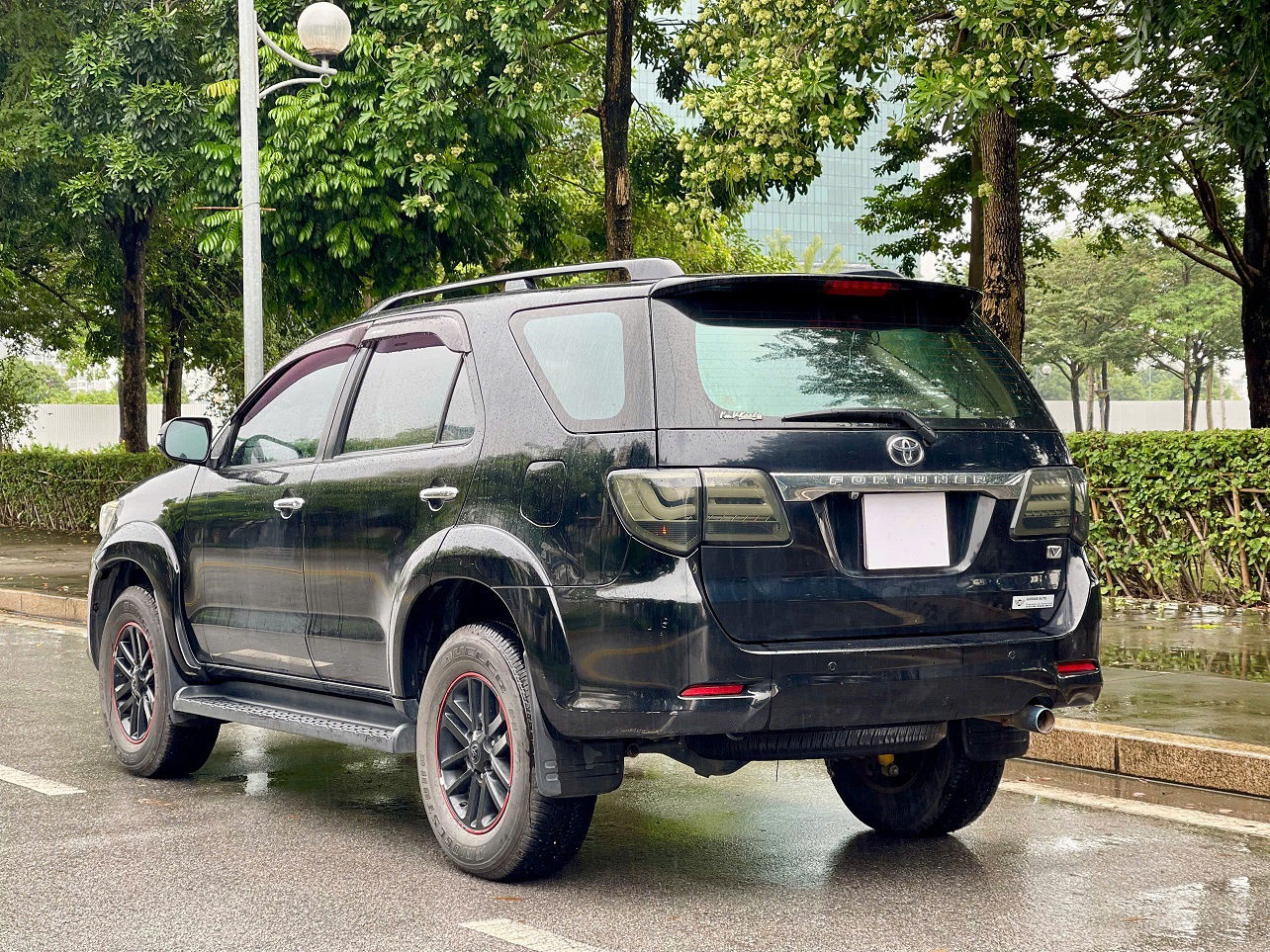 Toyota Fortuner 2.7V 4x2 2014 đen