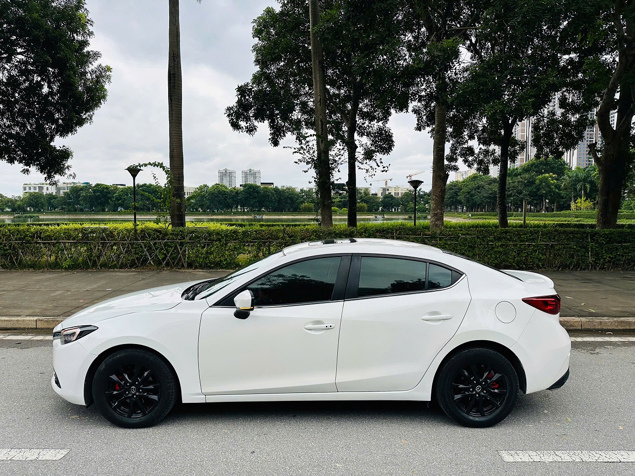Mazda 3 1.5L Luxury 2019