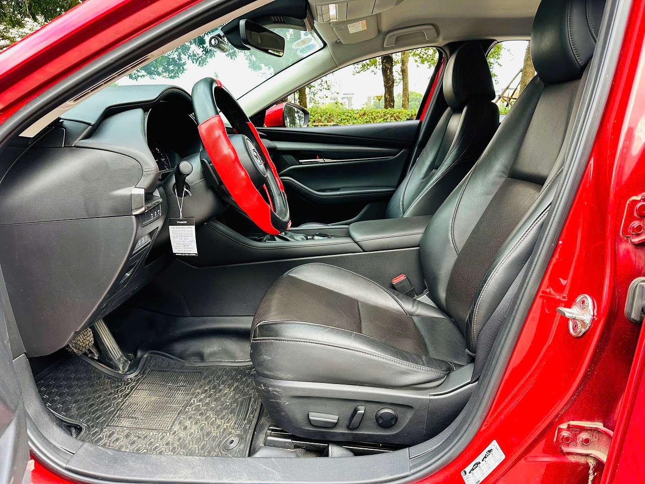 Mazda 3 1.5AT Luxury 2022 màu đỏ