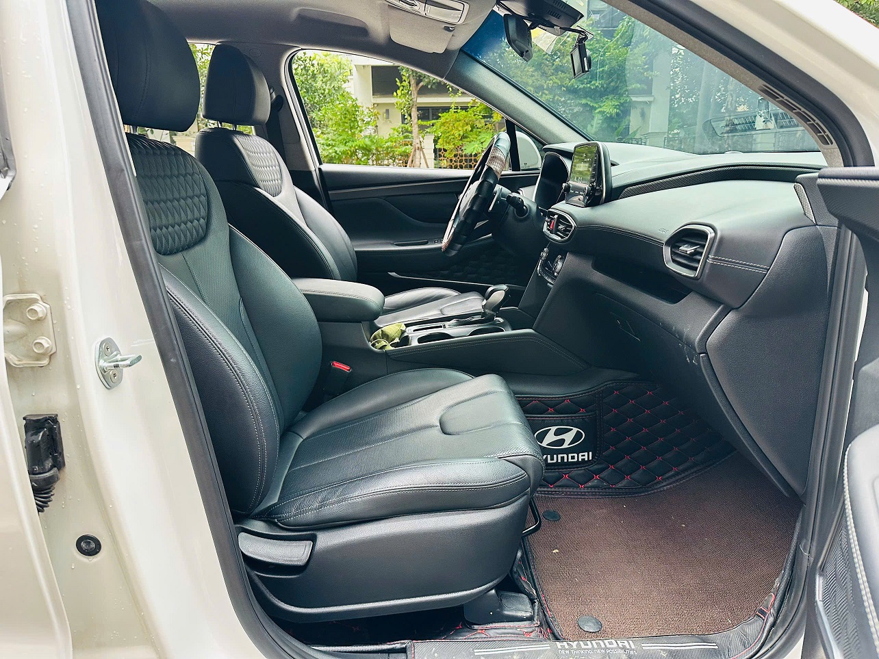 Hyundai SantaFe tiêu chuẩn 2.4L 2021 trắng