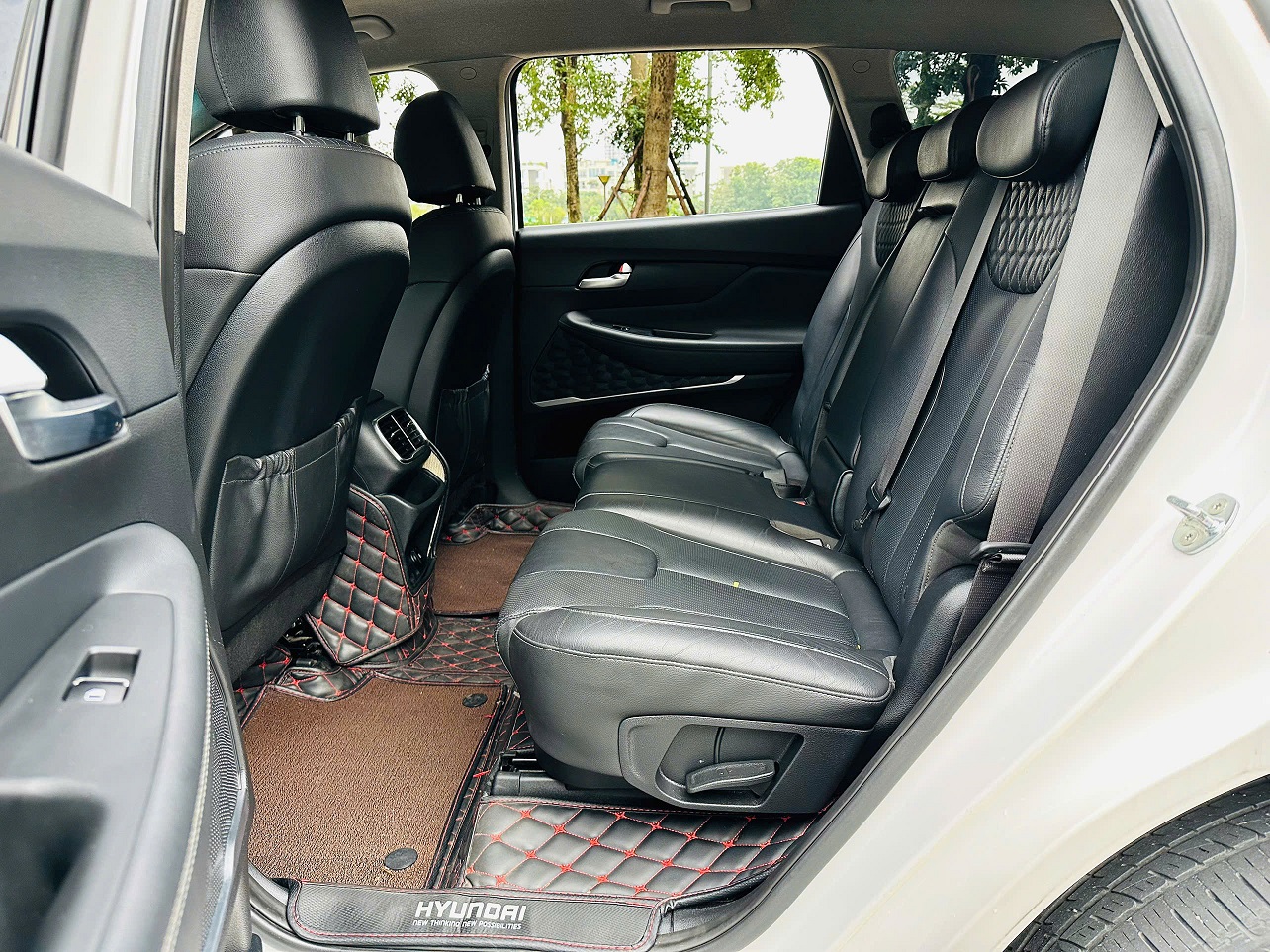Hyundai SantaFe tiêu chuẩn 2.4L 2021 trắng