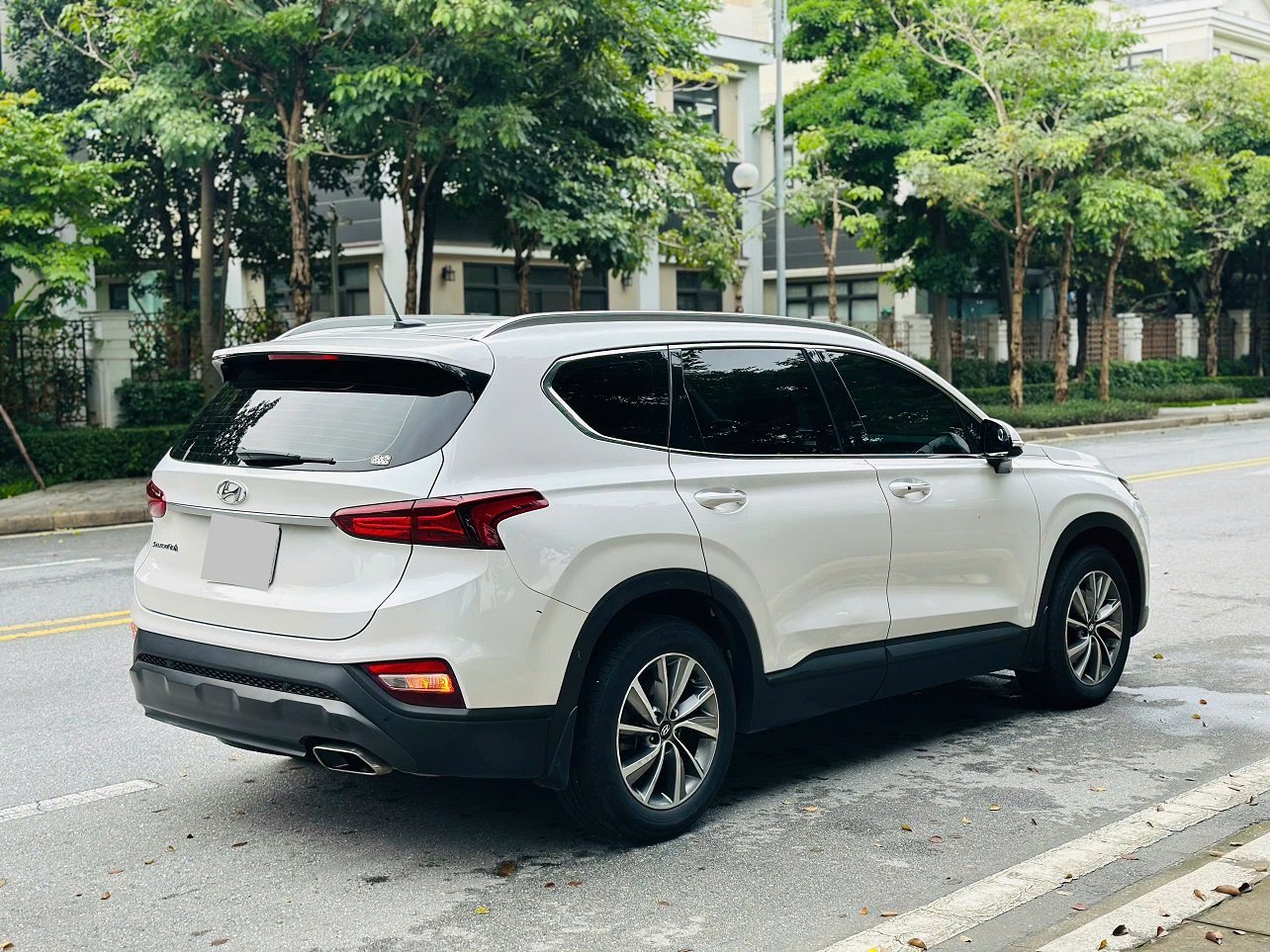Hyundai SantaFe tiêu chuẩn 2.4L 2021 trắng