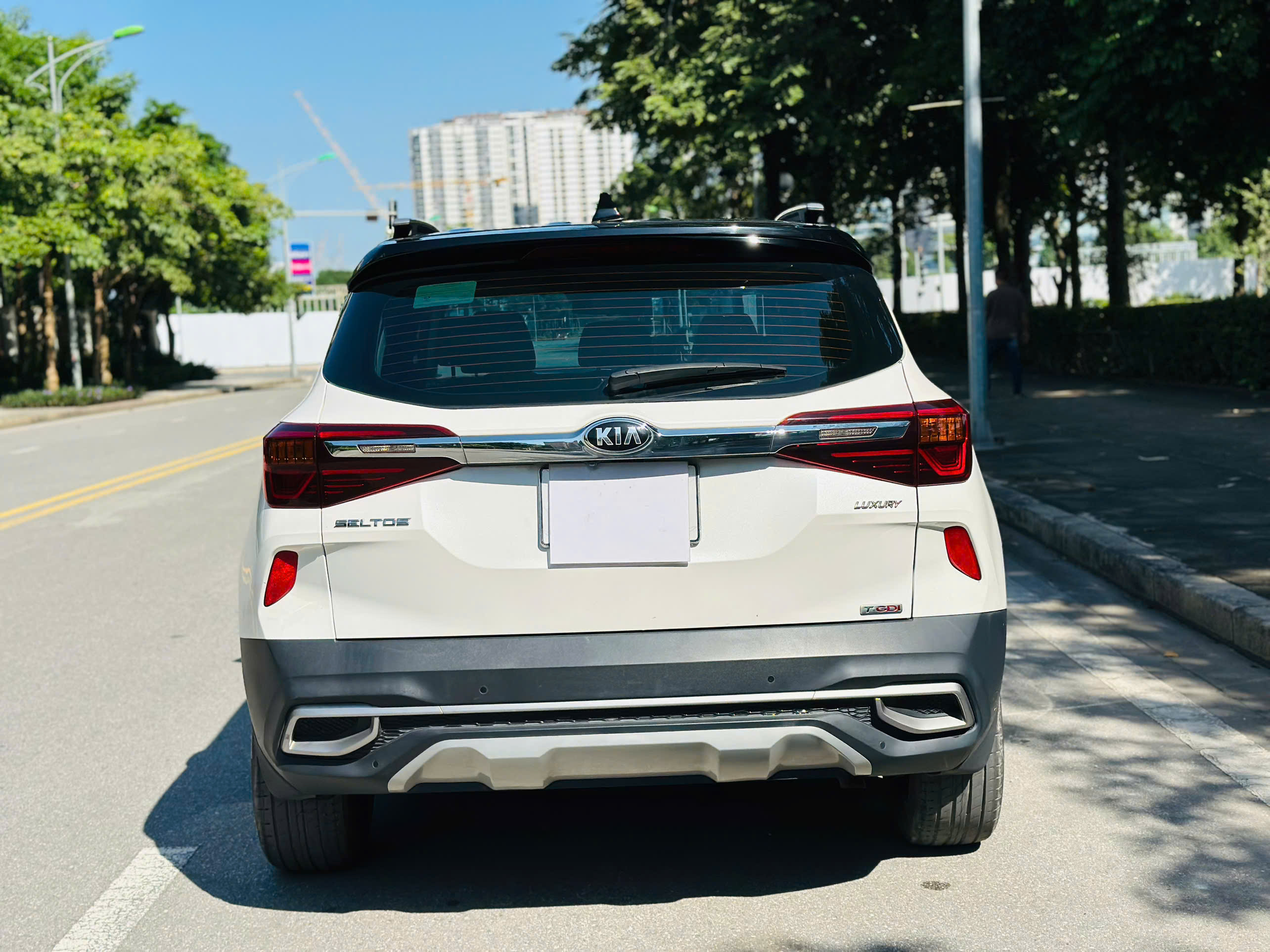 Kia Seltos 1.4 Luxury 2021 màu trắng