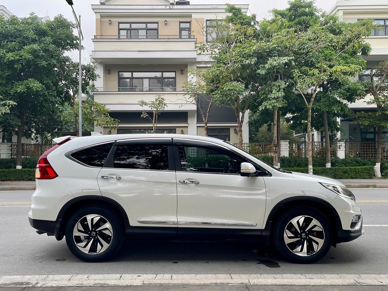 HONDA CRV 2.4AT - 2016 màu trắng