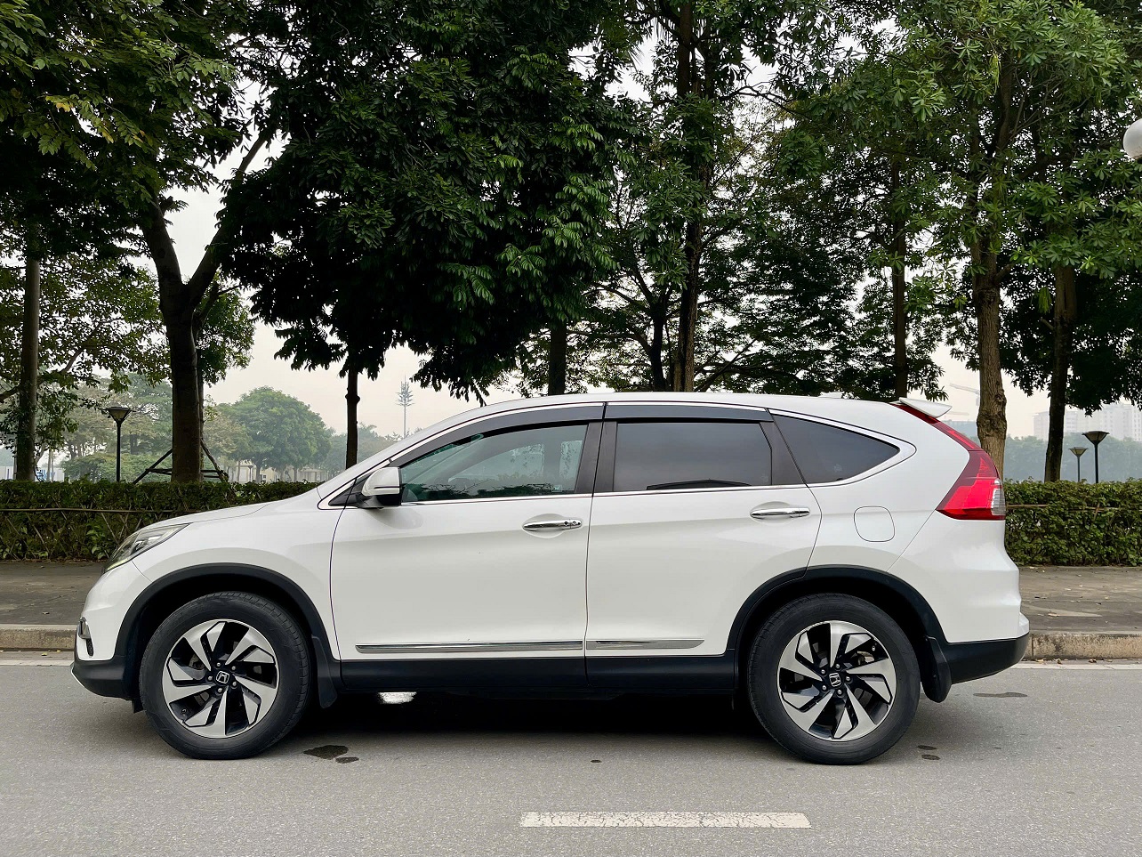HONDA CRV 2.4AT - 2016 màu trắng
