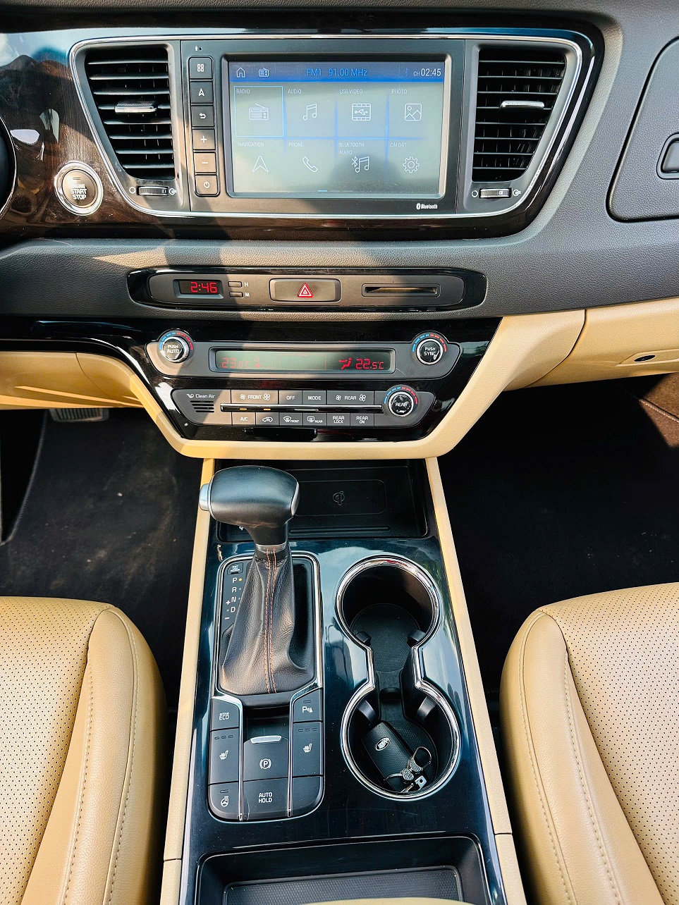 Kia Sedona 2.2 DAT Luxury 2020 màu trắng