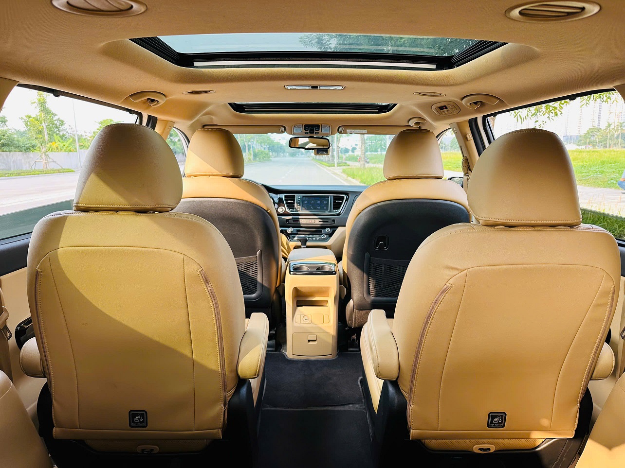 Kia Sedona 2.2 DAT Luxury 2020 màu trắng