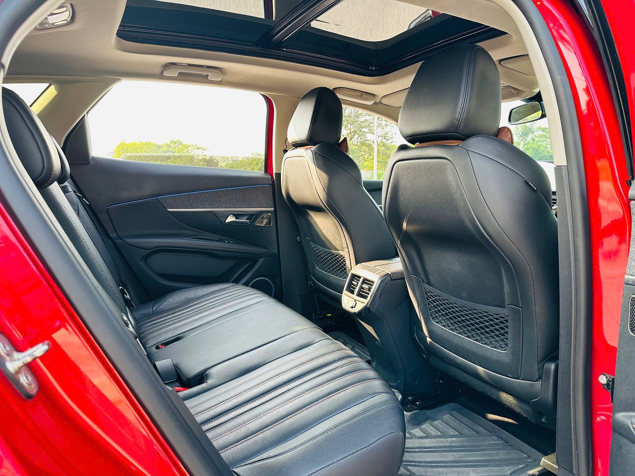 Peugeot 3008 AL 1.6 AT 2021 màu đỏ