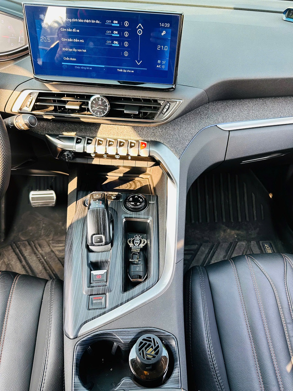 Peugeot 3008 AL 1.6 AT 2021 màu đỏ