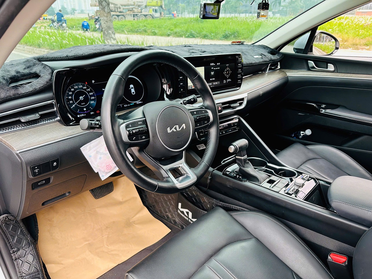 Kia K5 Premium 2.0 AT 2024 trắng