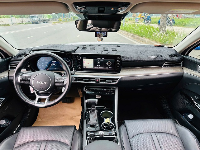 Kia K5 Premium 2.0 AT 2024 trắng