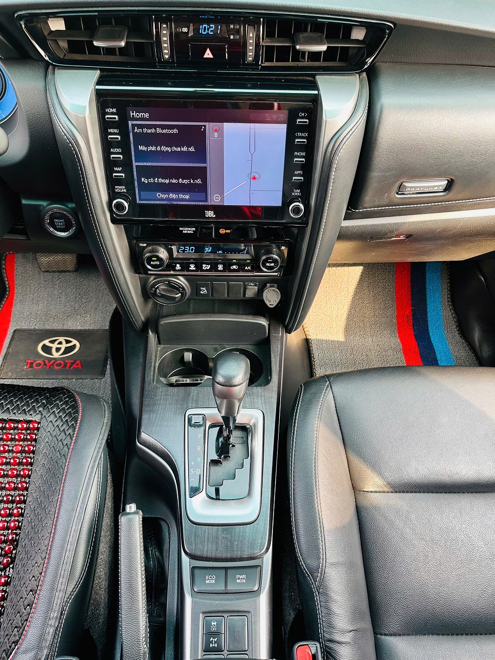 Toyota Fortuner 2.7L 4x4 AT máy xăng 2021 màu bạc