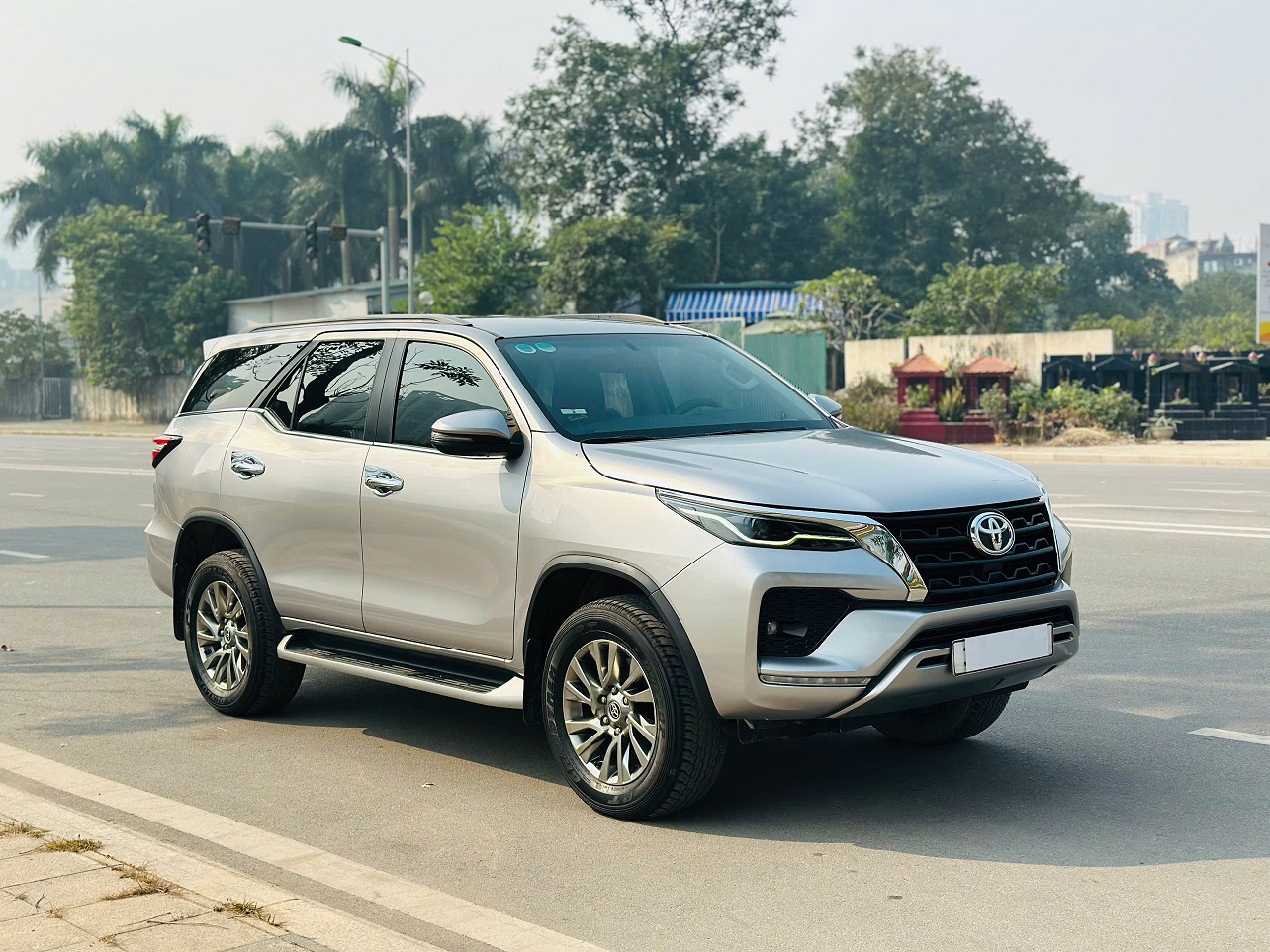 Toyota Fortuner 2.7L 4x4 AT máy xăng 2021 màu bạc
