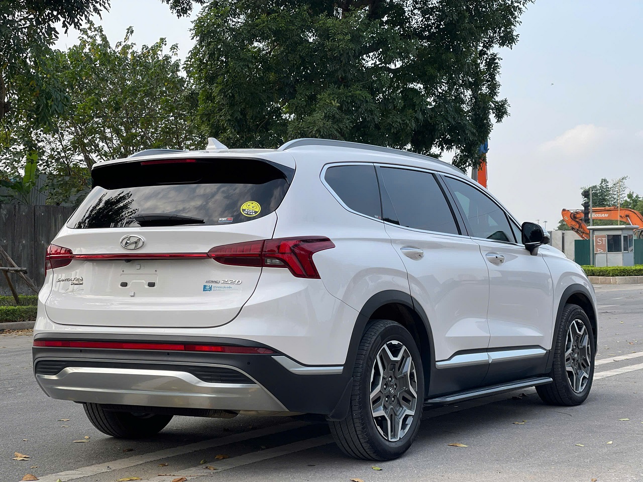 Hyundai Santafe Premium 2.2L HTRAC 2024 màu trắng