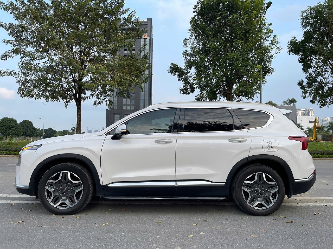 Hyundai Santafe Premium 2.2L HTRAC 2024 màu trắng