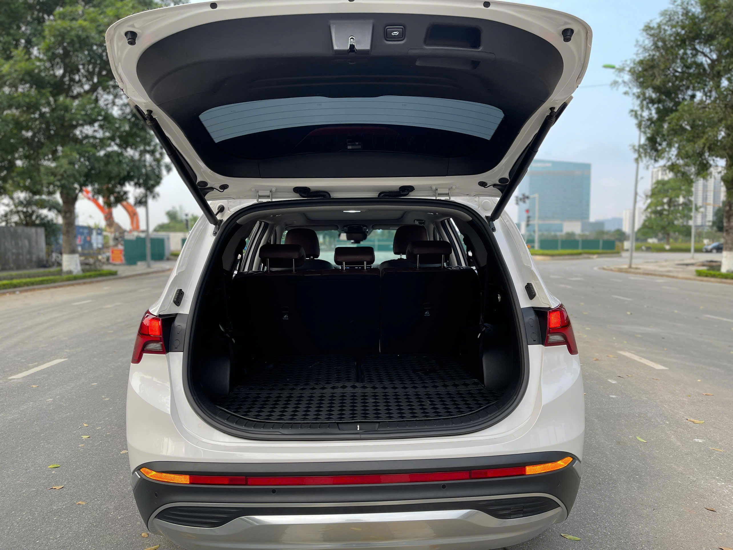 Hyundai Santafe Premium 2.2L HTRAC 2024 màu trắng