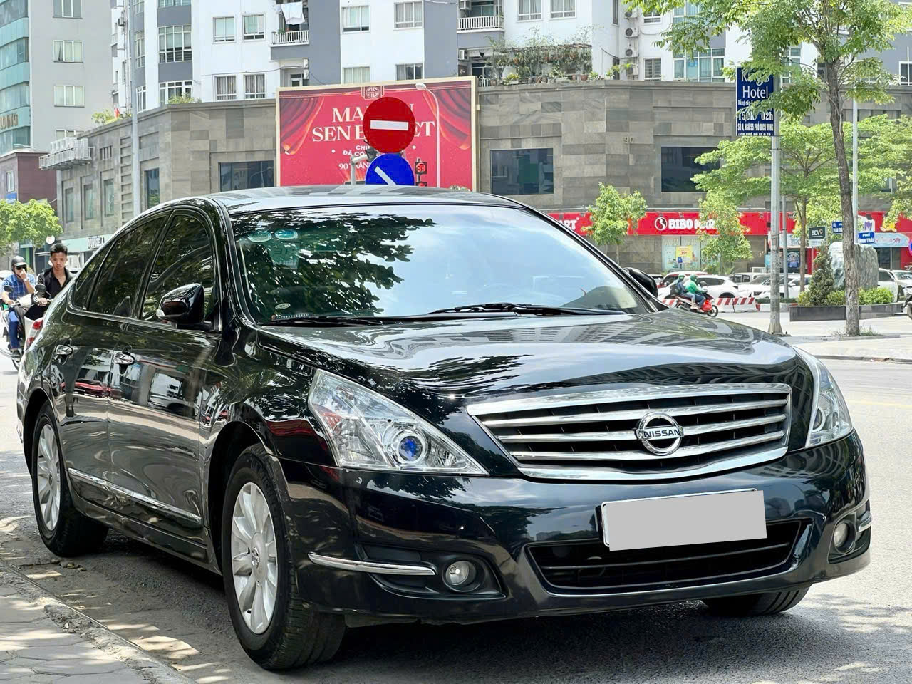 NISSAN TEANA 2.0AT 2010 MÀU ĐEN