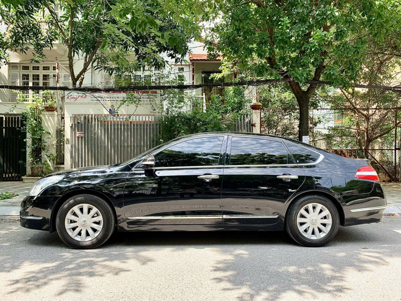 NISSAN TEANA 2.0AT 2010 MÀU ĐEN