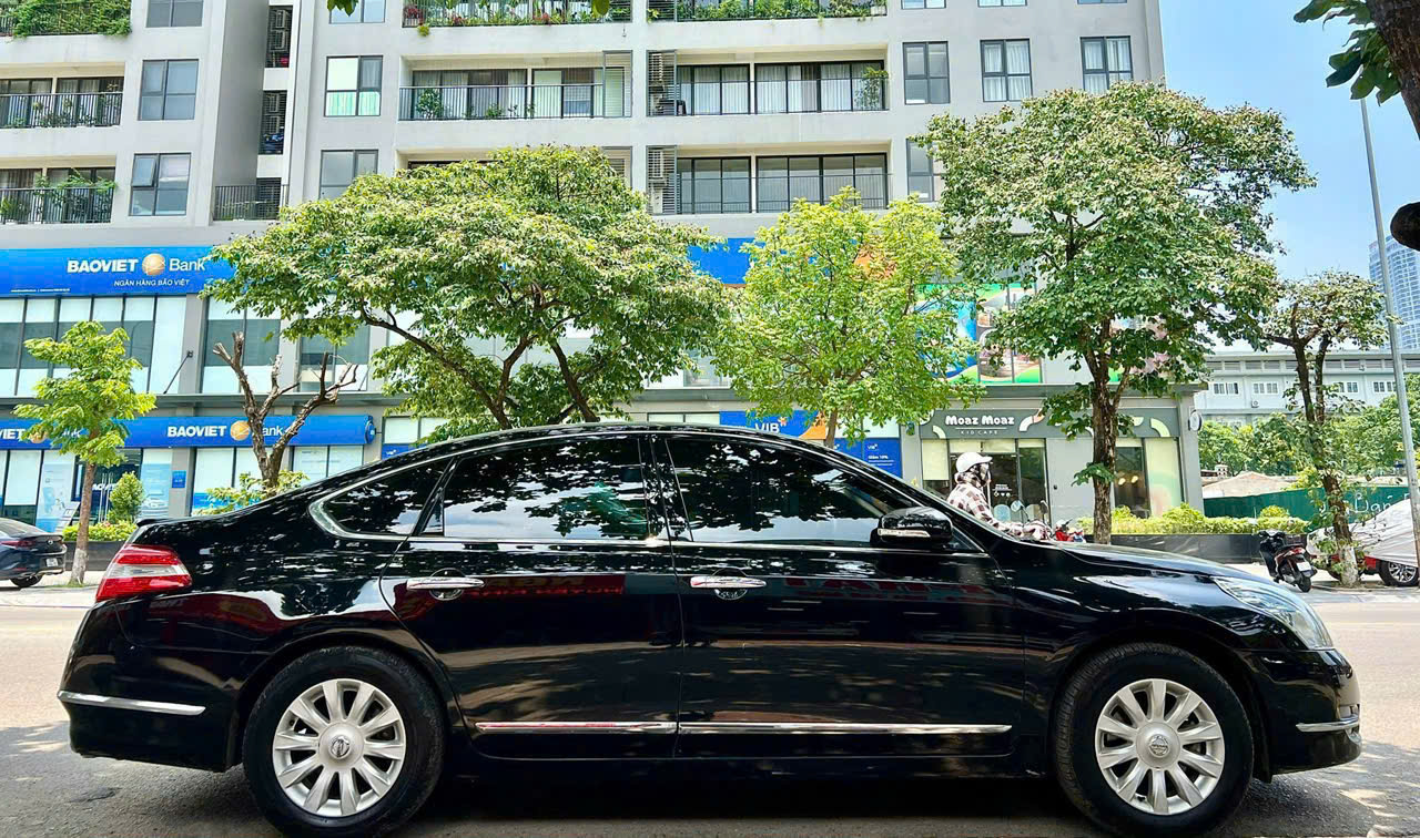 NISSAN TEANA 2.0AT 2010 MÀU ĐEN