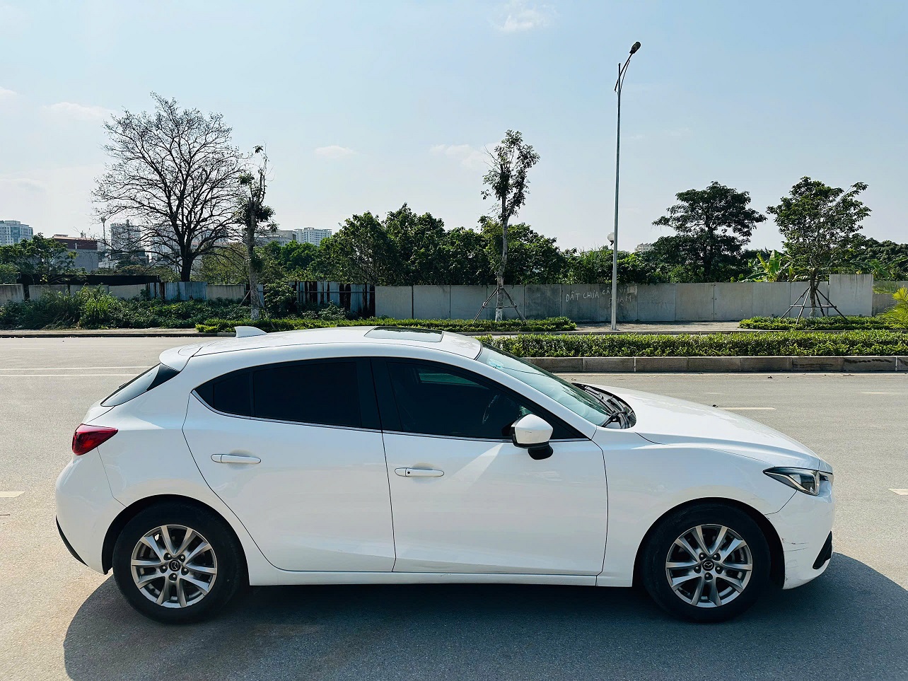 Mazda 3 1.5AT 2016 Hatchback màu trắng