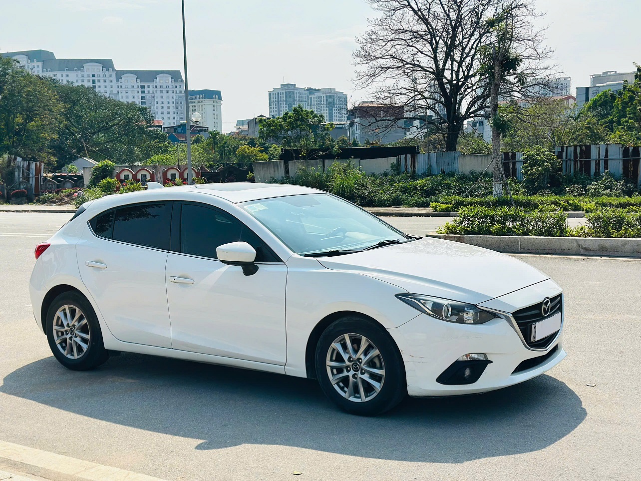 Mazda 3 1.5AT 2016 Hatchback màu trắng