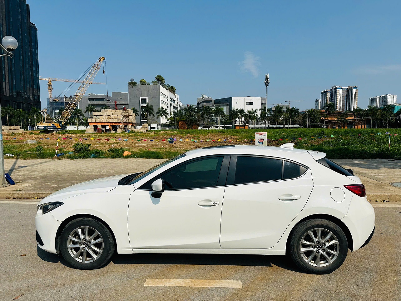 Mazda 3 1.5AT 2016 Hatchback màu trắng