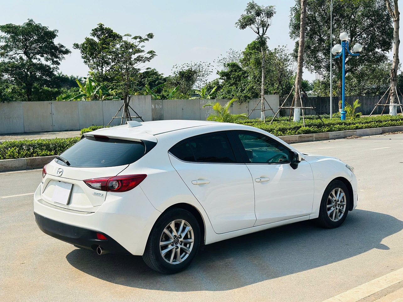 Mazda 3 1.5AT 2016 Hatchback màu trắng