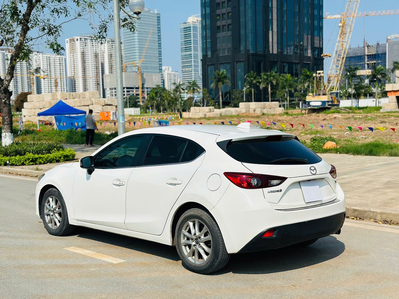 Mazda 3 1.5AT 2016 Hatchback màu trắng