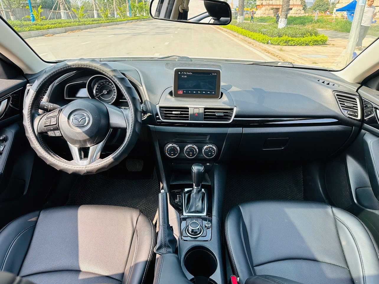 Mazda 3 1.5AT 2016 Hatchback màu trắng
