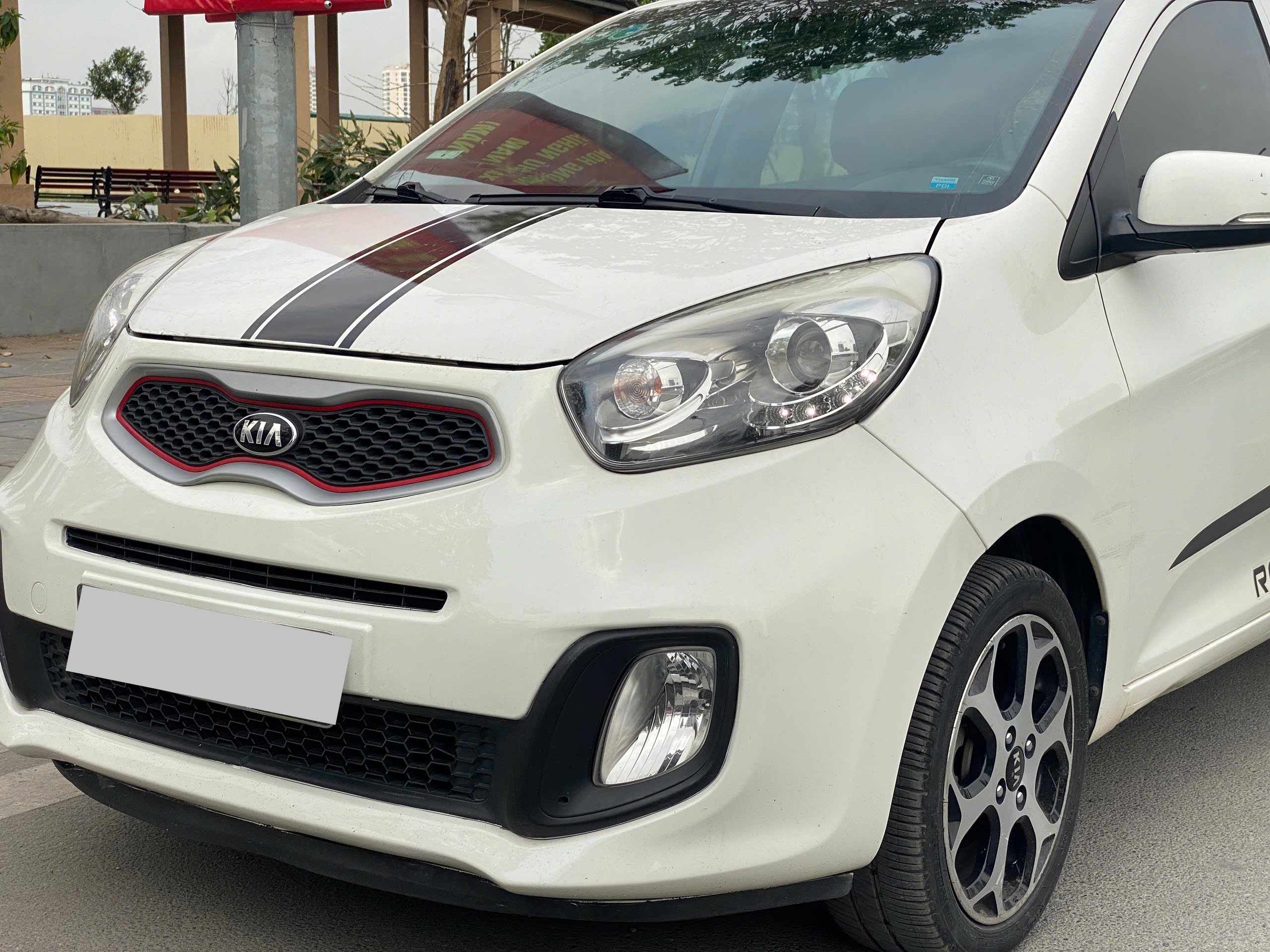 Kia Morning Si 1.2AT sản xuất 2015 trắng