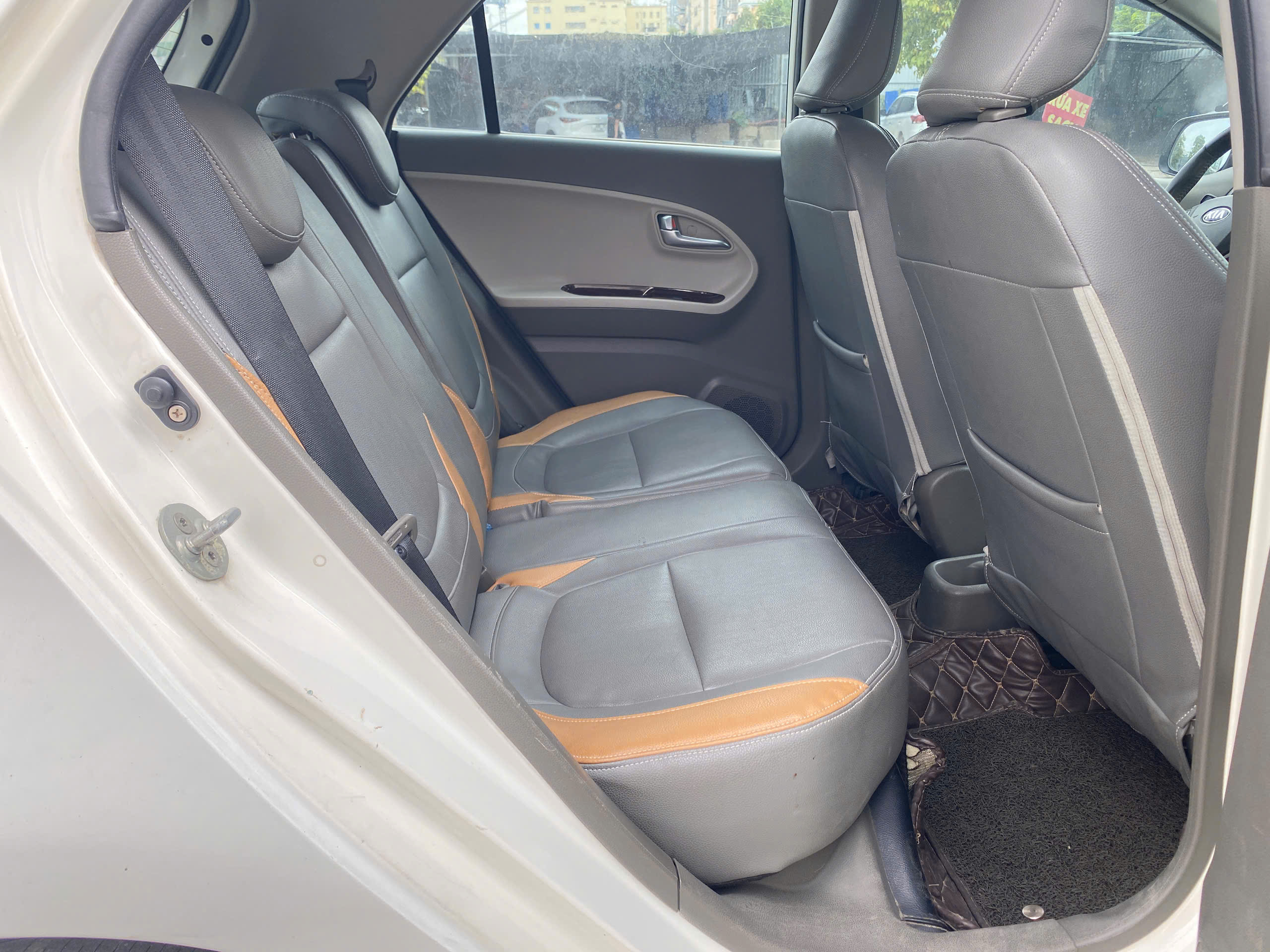 Kia Morning Si 1.2AT sản xuất 2015 trắng