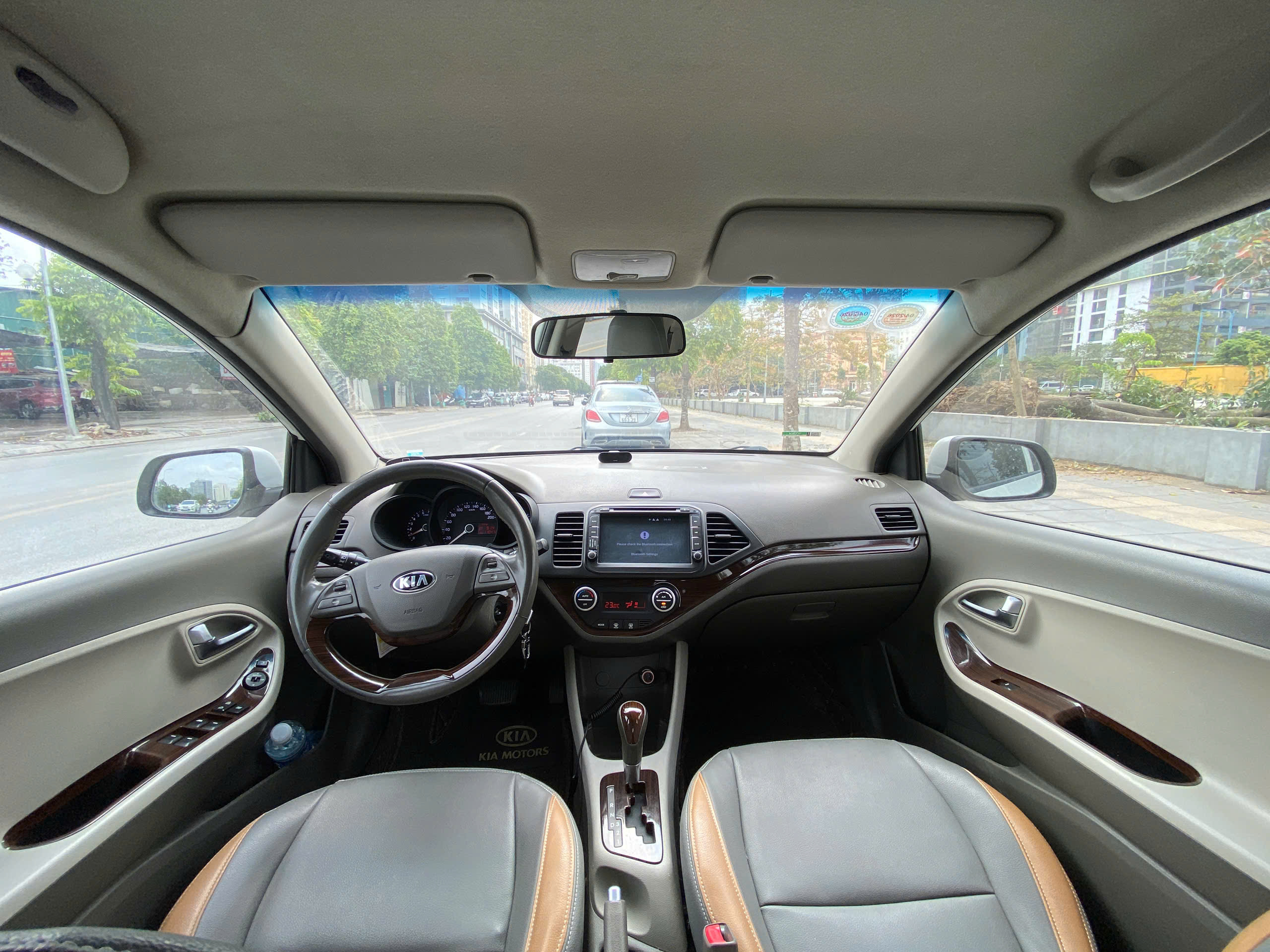 Kia Morning Si 1.2AT sản xuất 2015 trắng