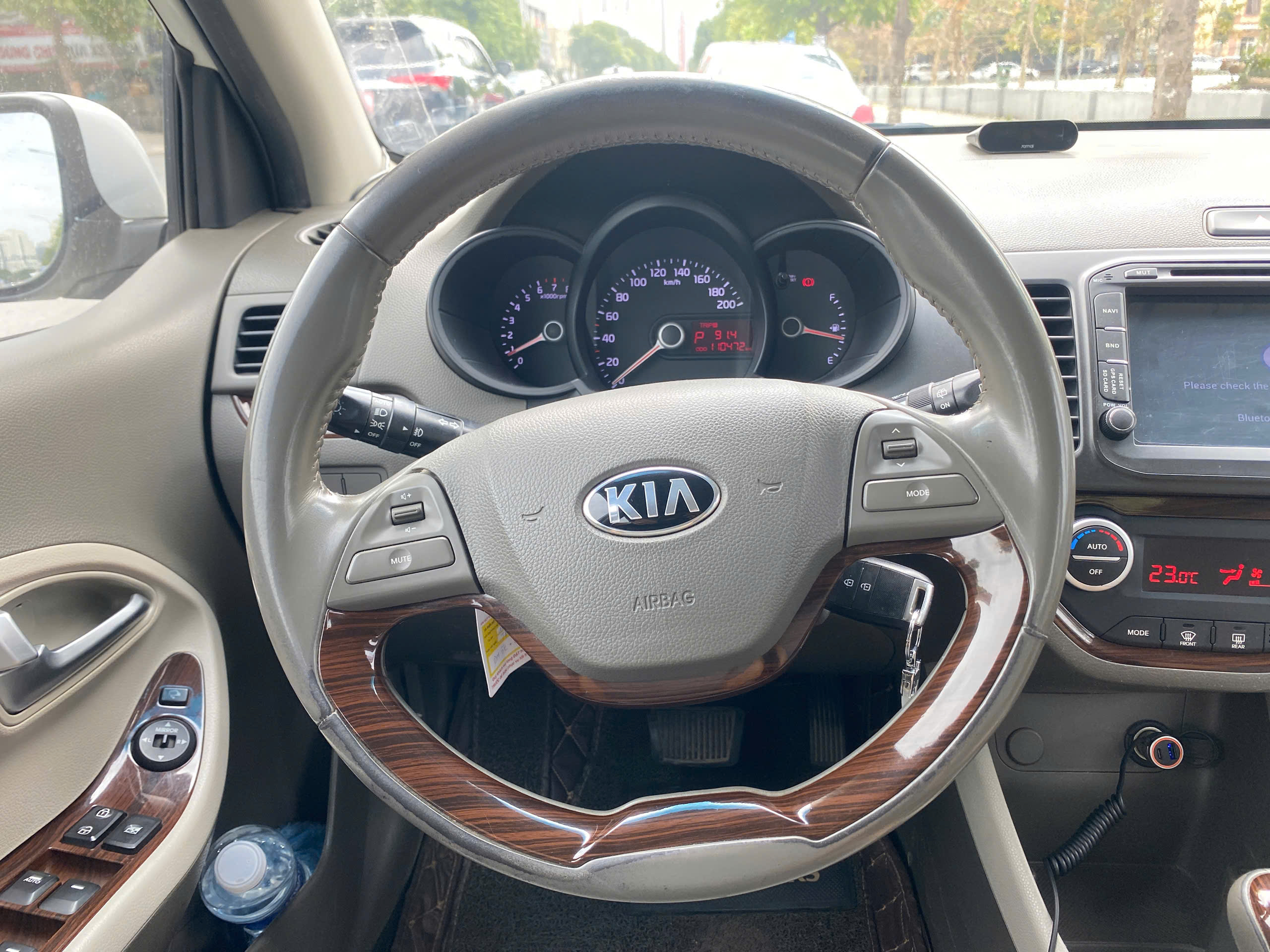 Kia Morning Si 1.2AT sản xuất 2015 trắng