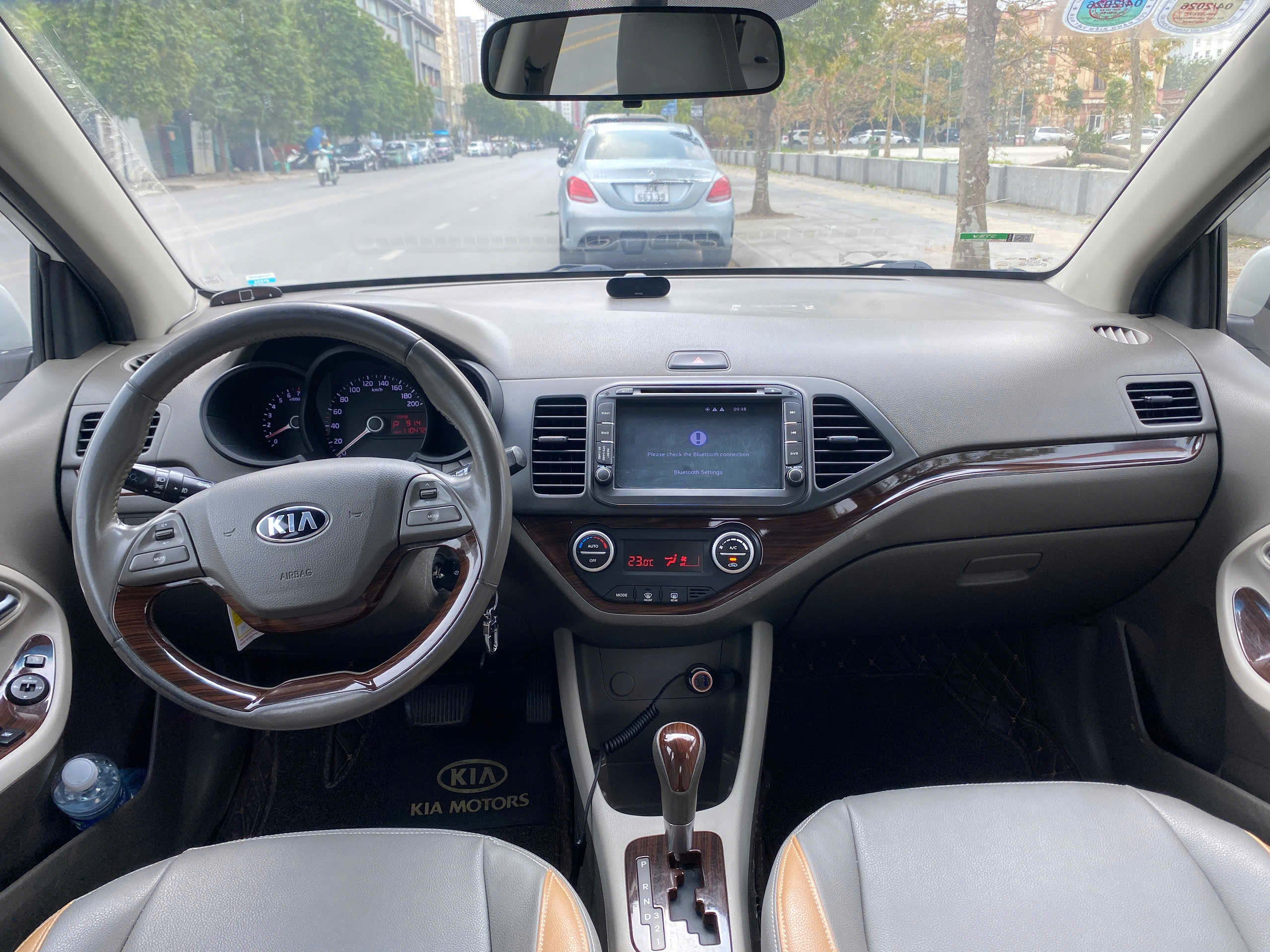 Kia Morning Si 1.2AT sản xuất 2015 trắng