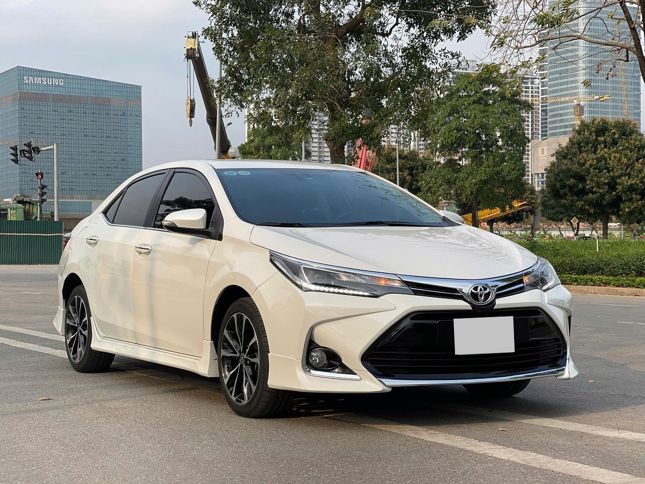 Toyota Corolla Altis 1.8G AT 2022 màu trắng