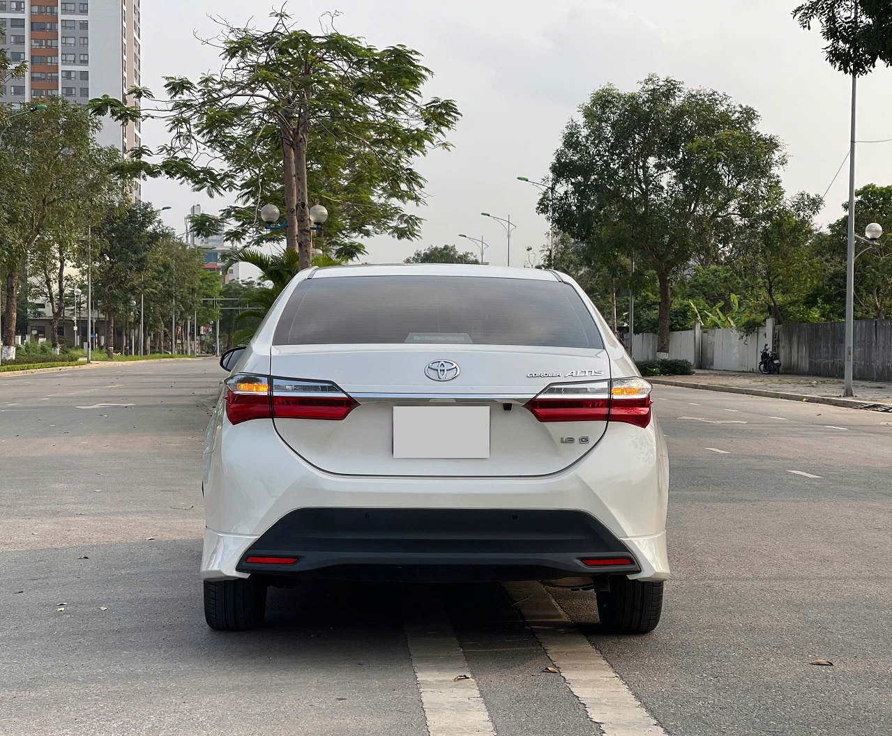 Toyota Corolla Altis 1.8G AT 2022 màu trắng