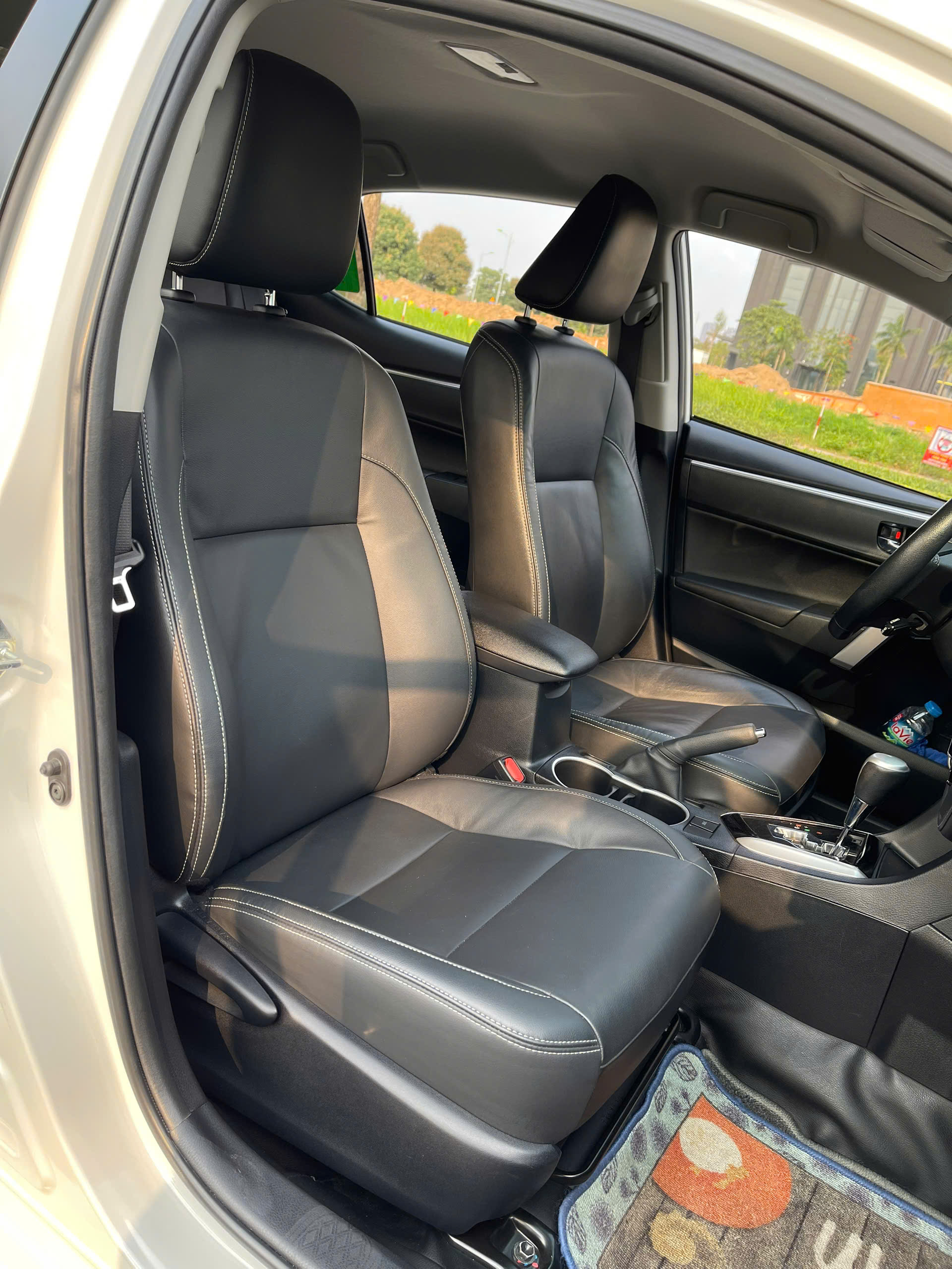 Toyota Corolla Altis 1.8G AT 2022 màu trắng