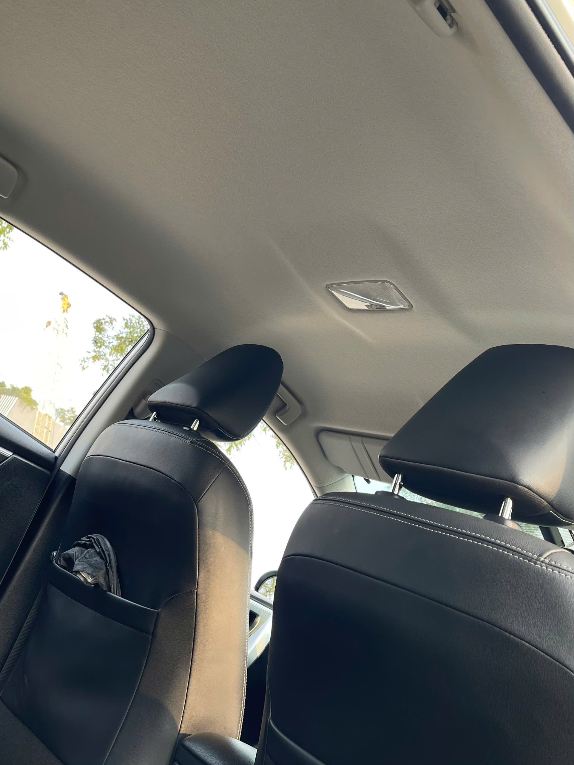 Toyota Corolla Altis 1.8G AT 2022 màu trắng