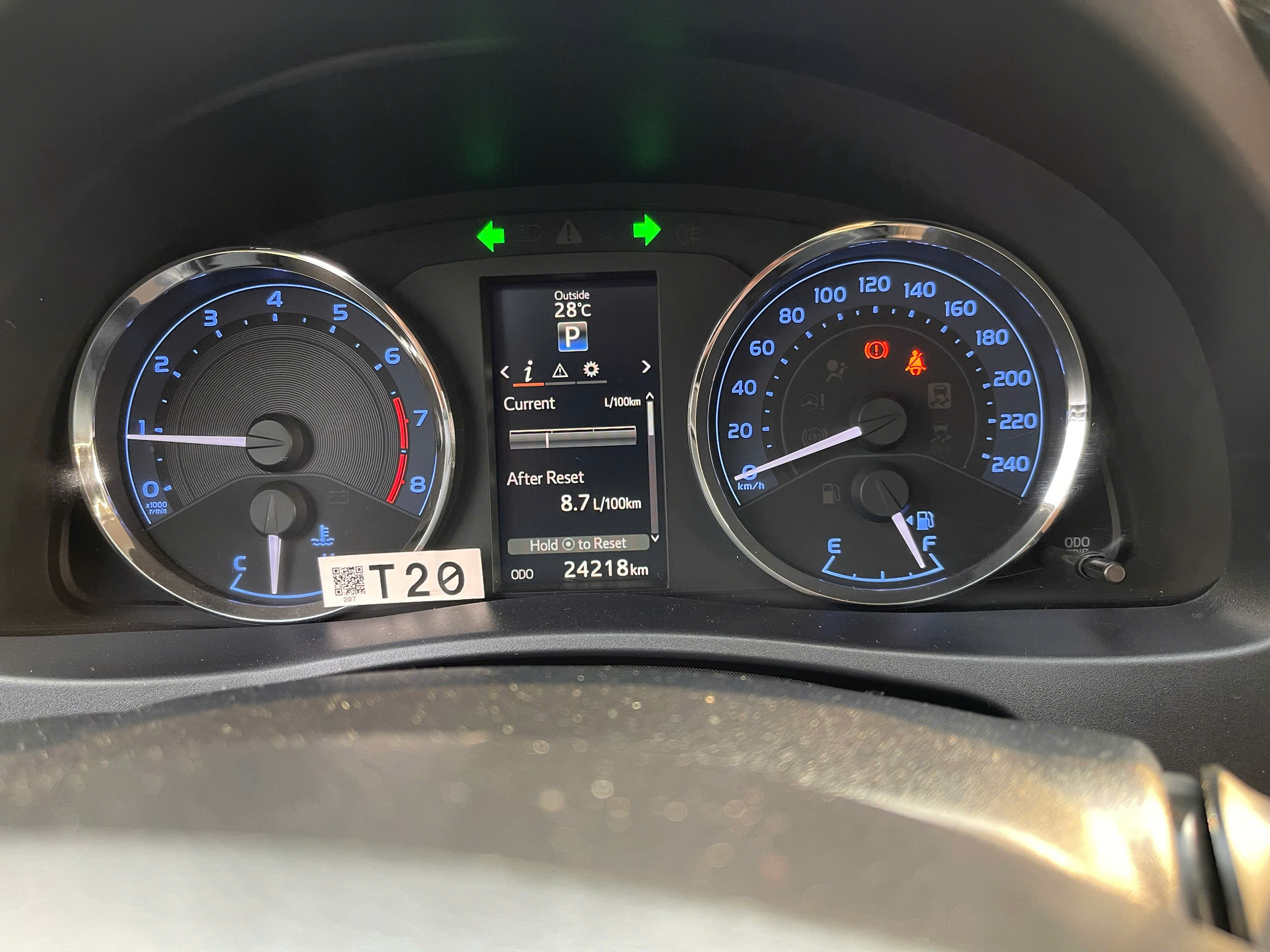 Toyota Corolla Altis 1.8G AT 2022 màu trắng