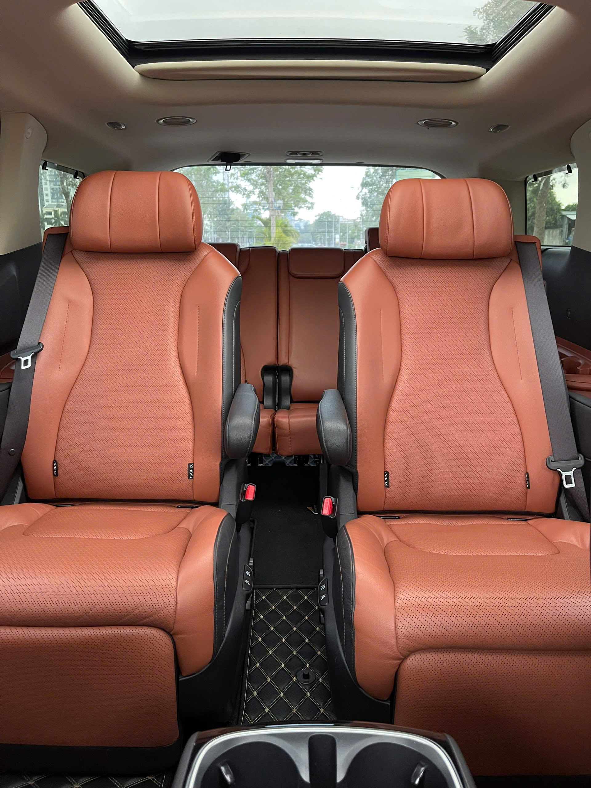 Kia Carnival 2.2D signature sản xuất 2021 trắng