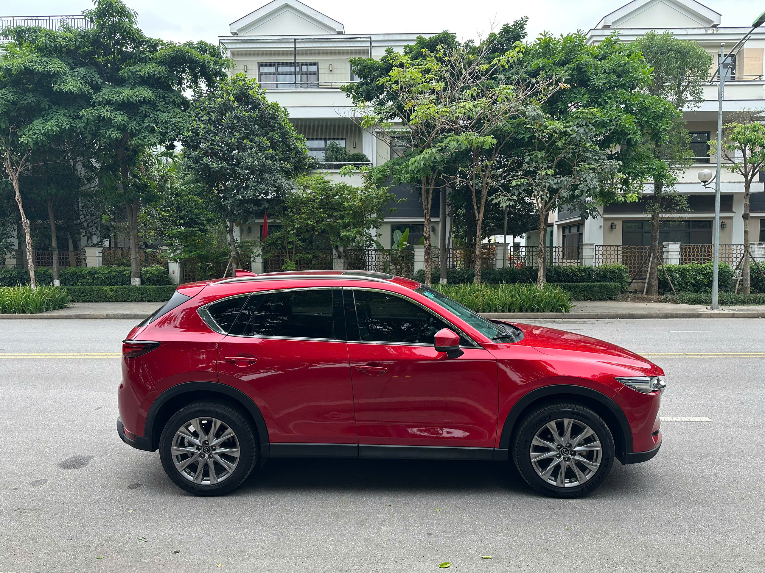 Mazda CX5 Premium 2.0 AT 2021 đỏ pha lê
