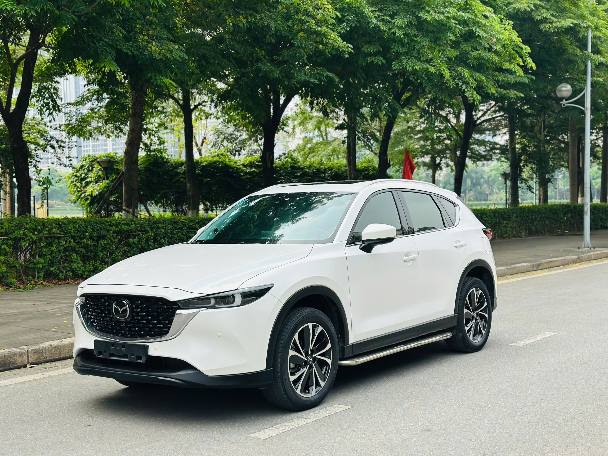 Mazda CX5 Premium 2.0 AT 2024 trắng