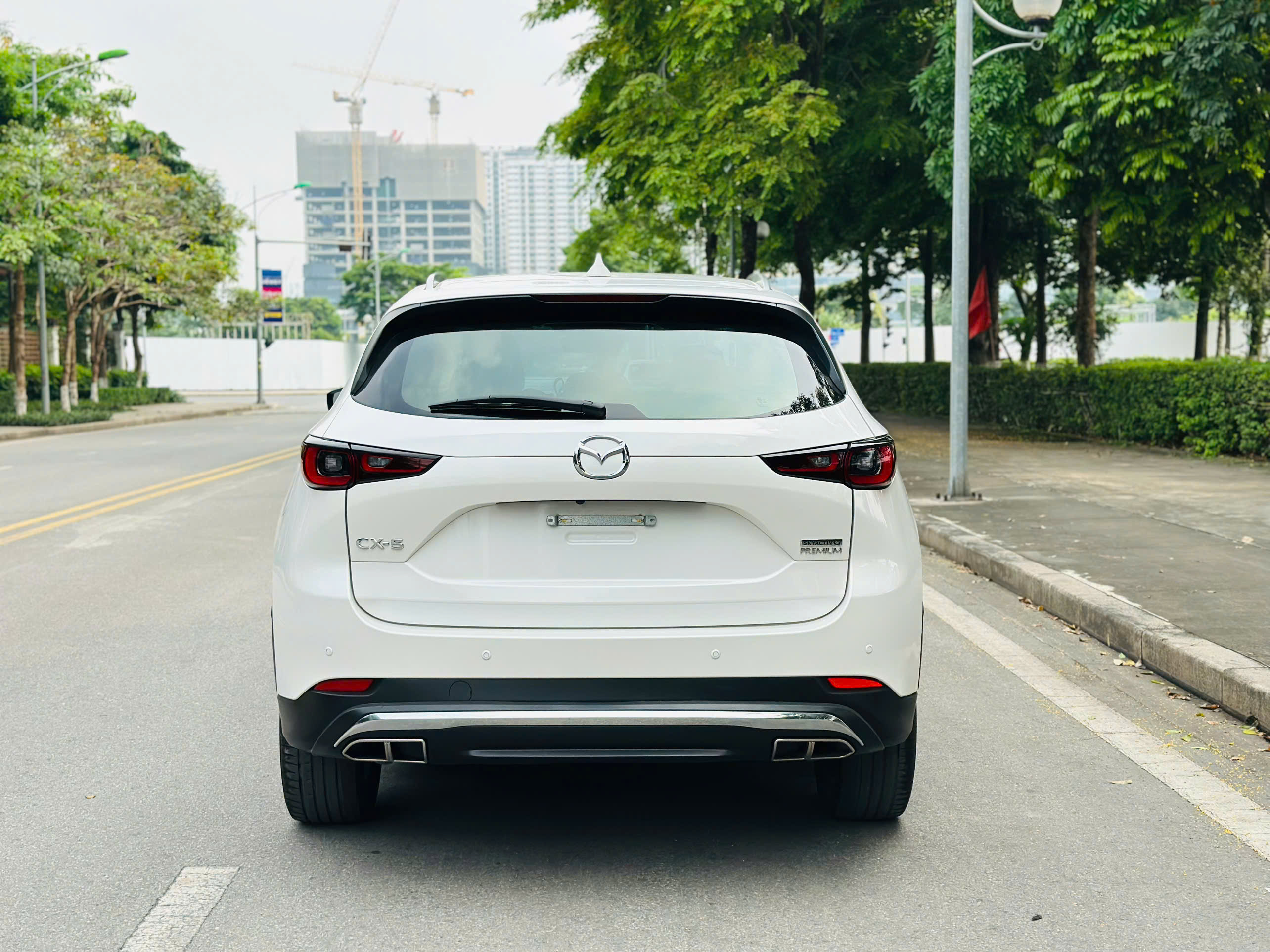 Mazda CX5 Premium 2.0 AT 2024 trắng