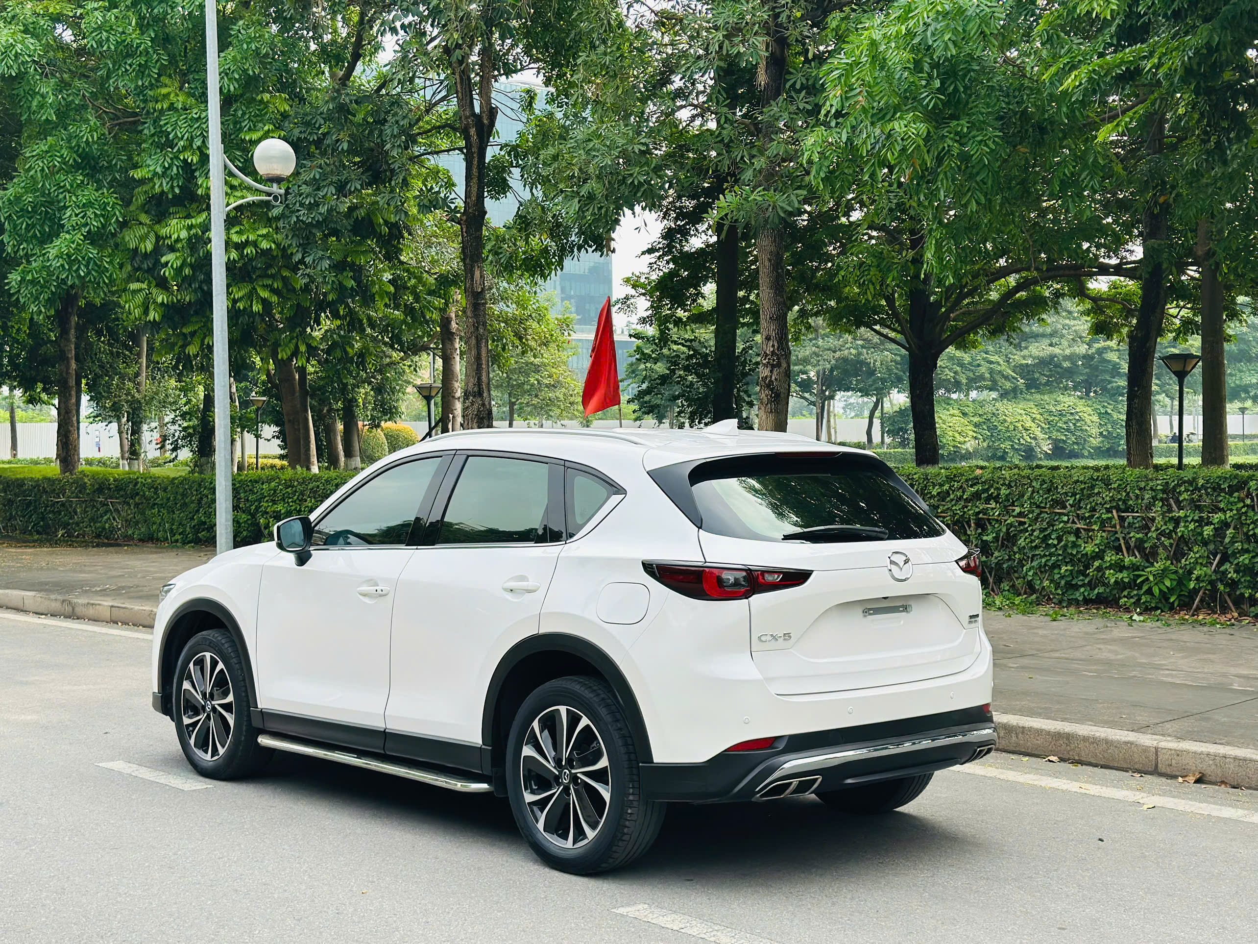 Mazda CX5 Premium 2.0 AT 2024 trắng