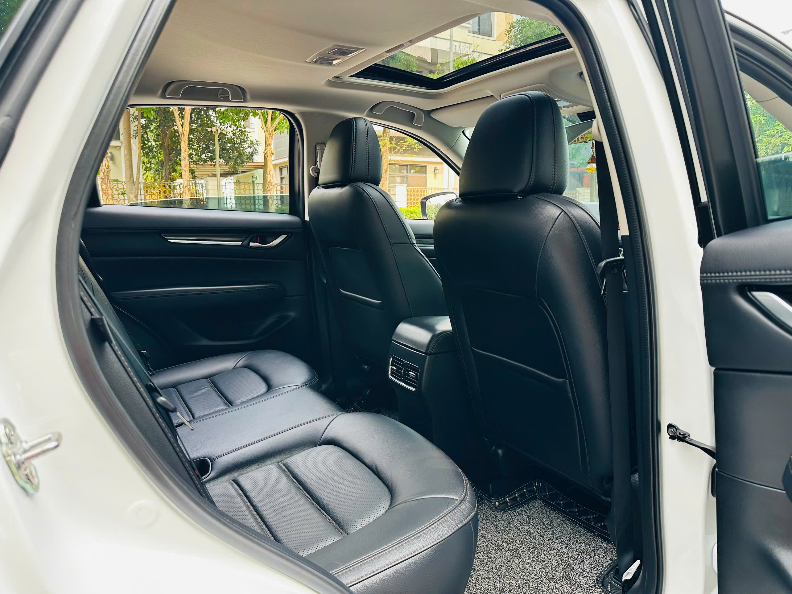 Mazda CX5 Premium 2.0 AT 2024 trắng
