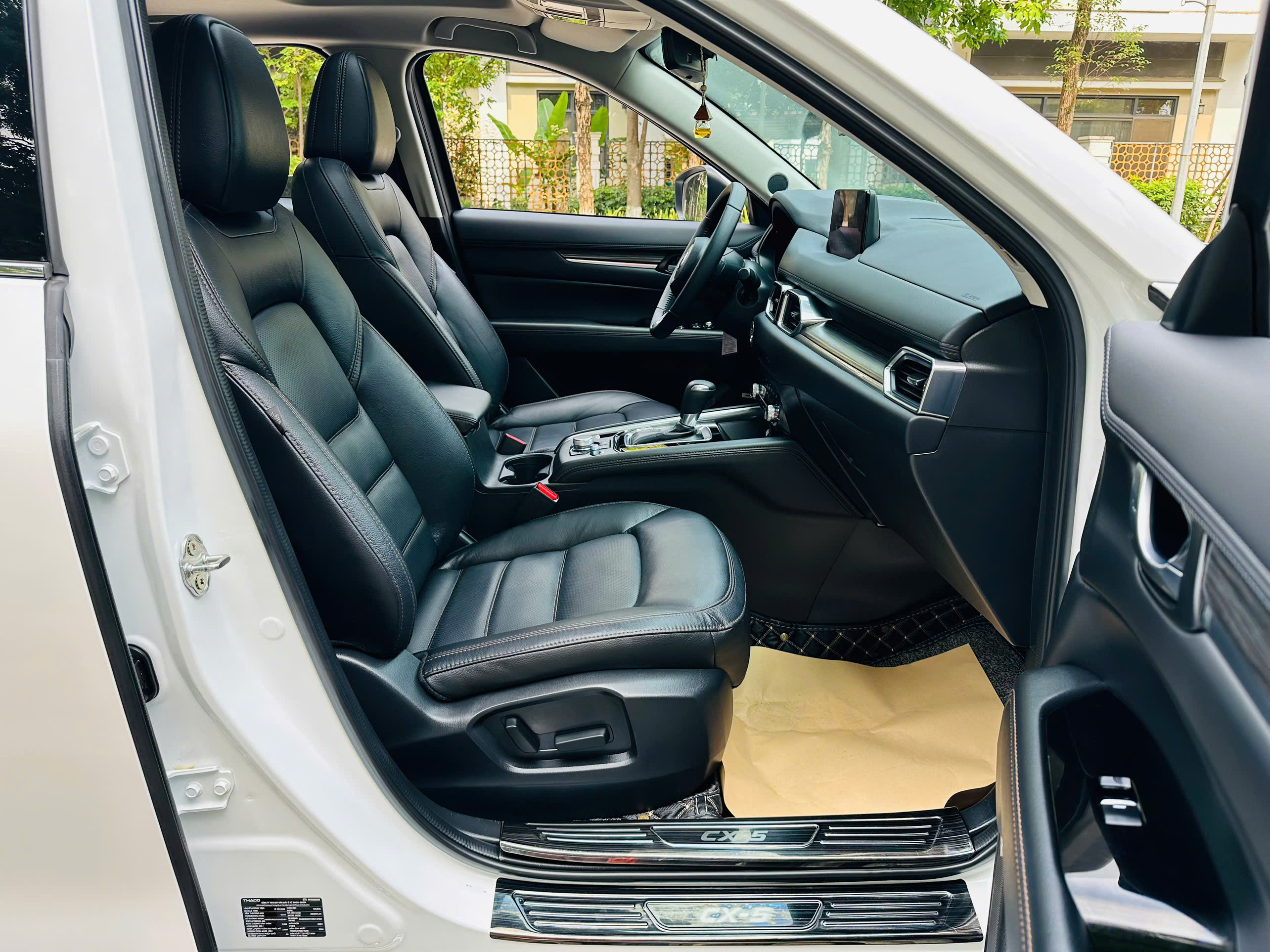 Mazda CX5 Premium 2.0 AT 2024 trắng