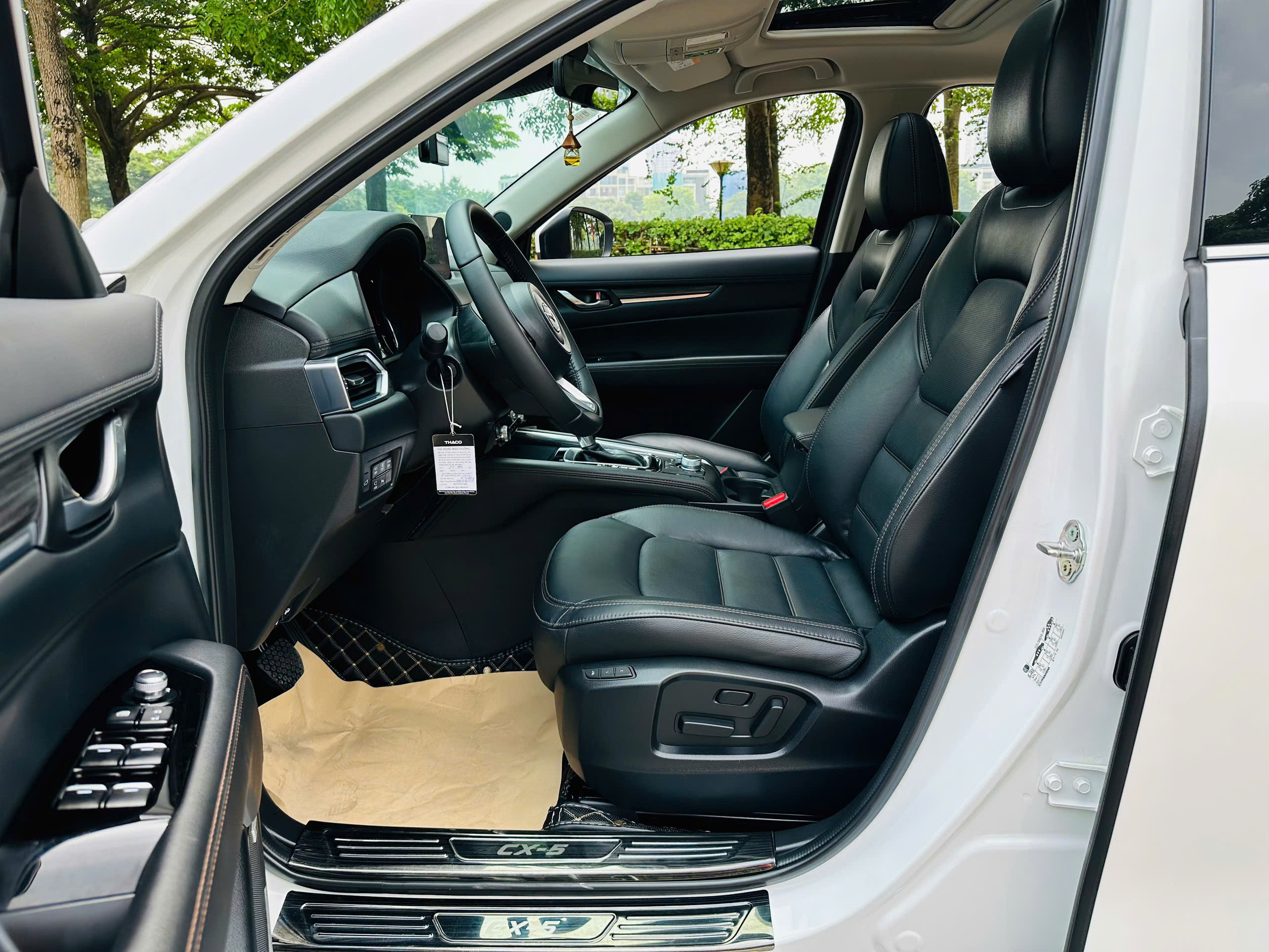 Mazda CX5 Premium 2.0 AT 2024 trắng