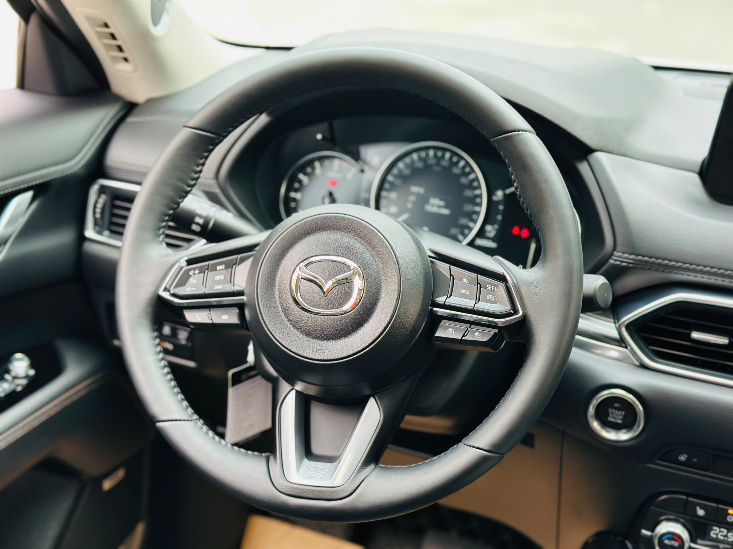 Mazda CX5 Premium 2.0 AT 2024 trắng